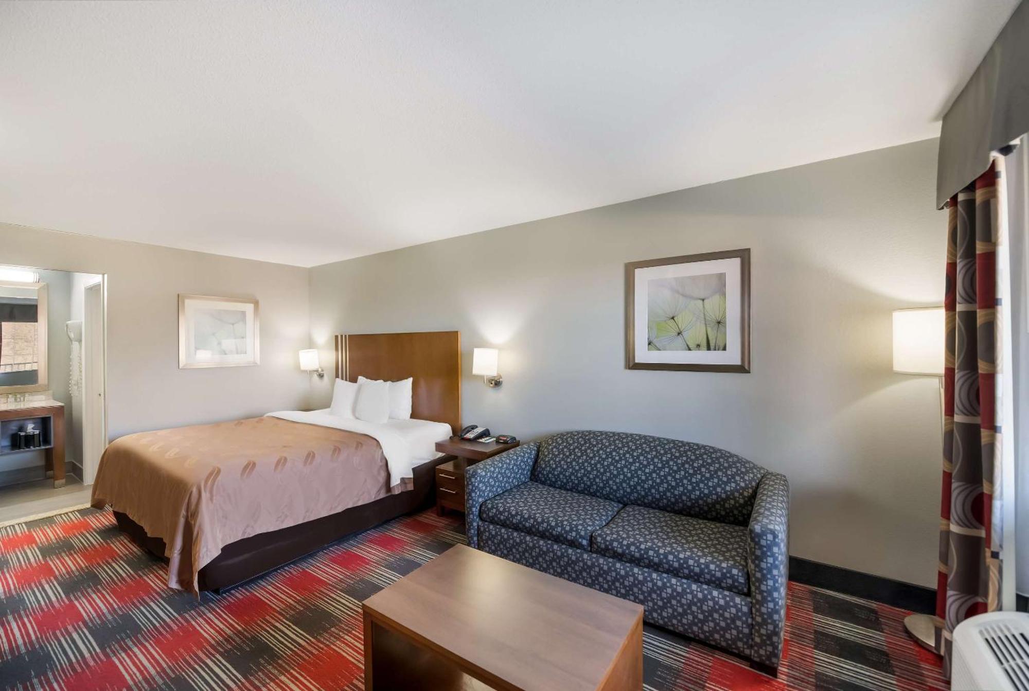Quality Inn Near Parc Накотиш Екстериор снимка