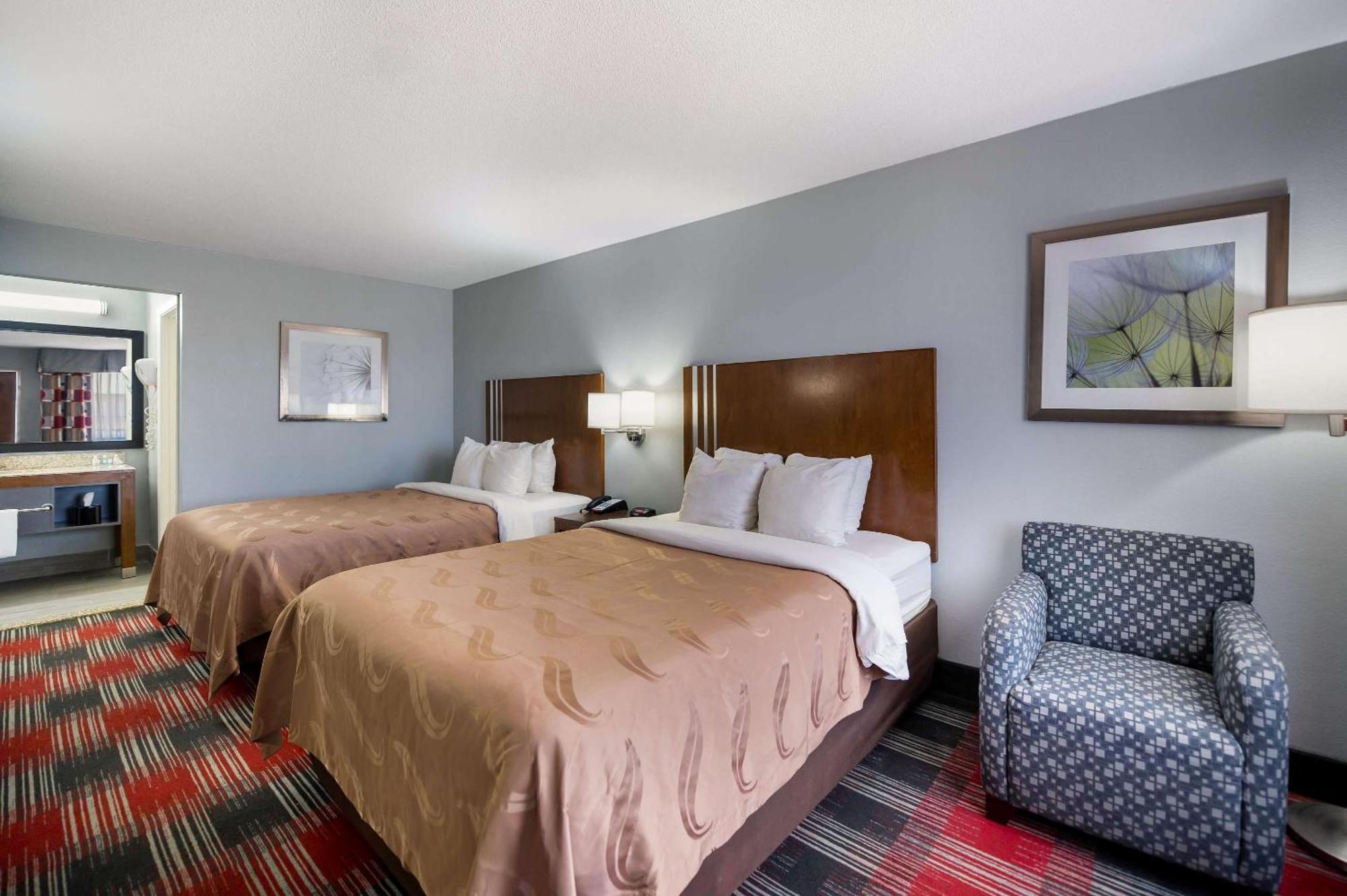 Quality Inn Near Parc Накотиш Екстериор снимка