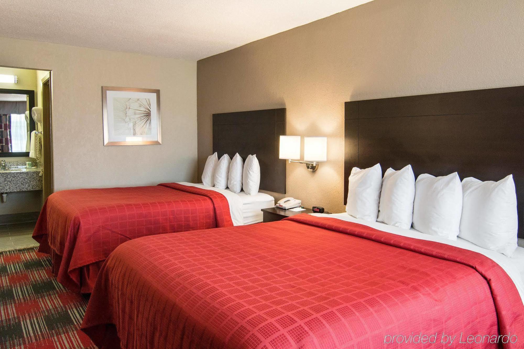 Quality Inn Near Parc Накотиш Екстериор снимка